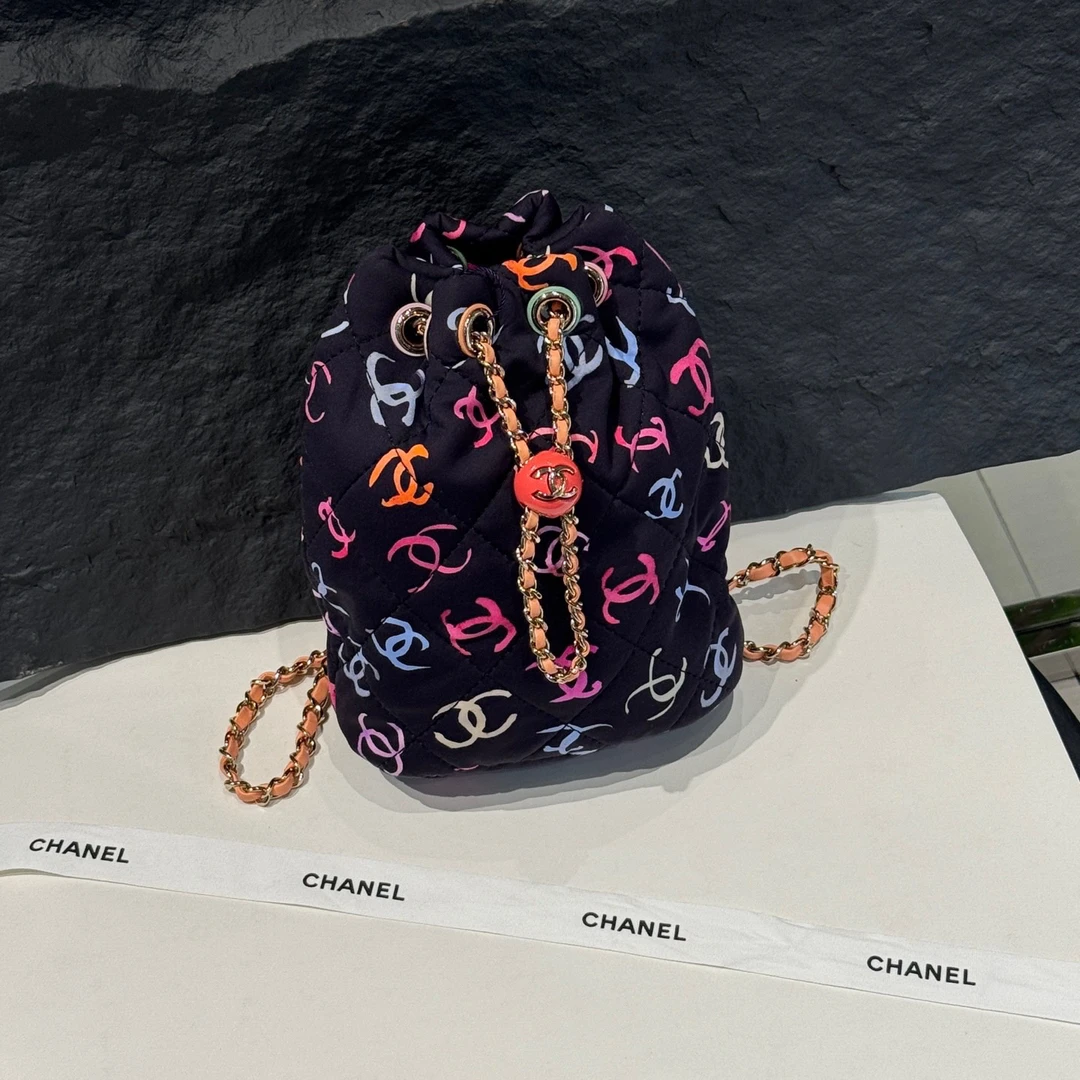 99新 Chanel/香奈儿 24s 彩色logo涂鸦抽绳双肩包 专柜价37500