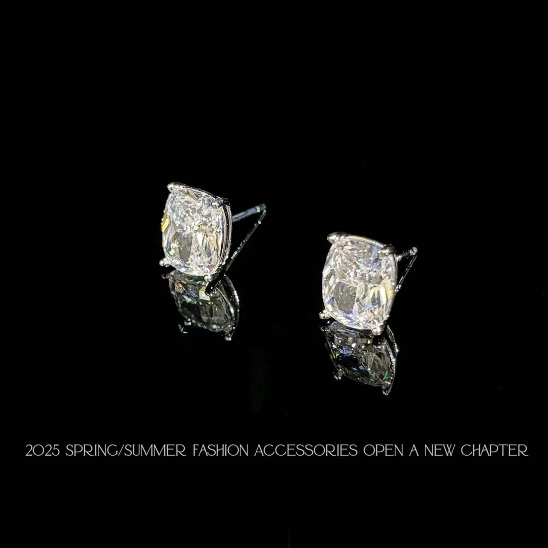 铜合金耳饰 镀K金 2025款C9048【冰碎切银】BOBAOLI 耳钉