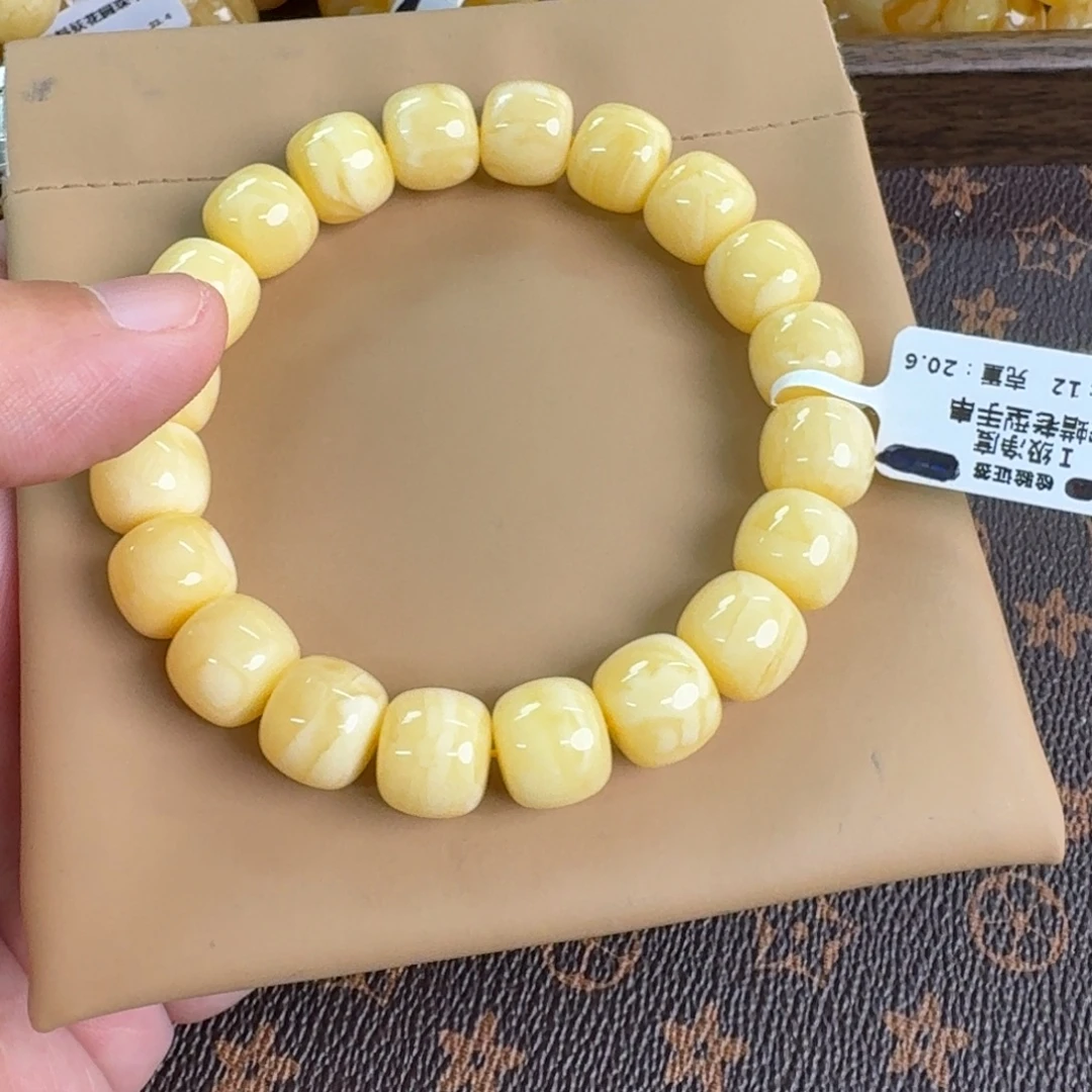 琥珀未镶嵌裸石1230000000