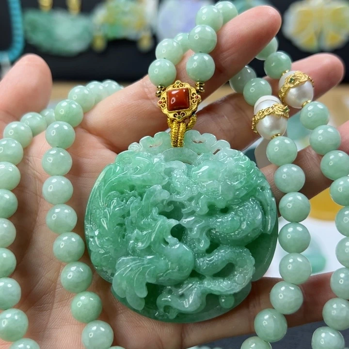 颈饰未镶嵌翡翠吊坠