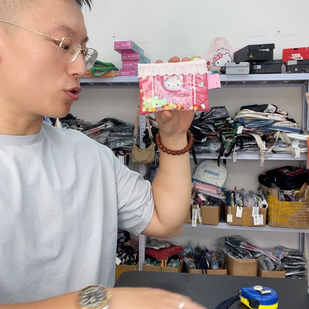 PU化妆包等产品和产品