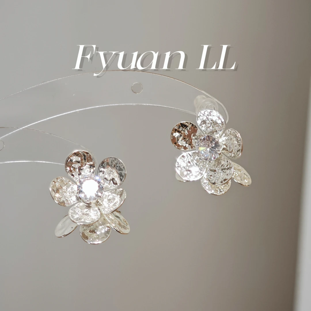 铜合金耳饰 银色女轻奢风植物花卉极简风耳钉小众精致设计师简约