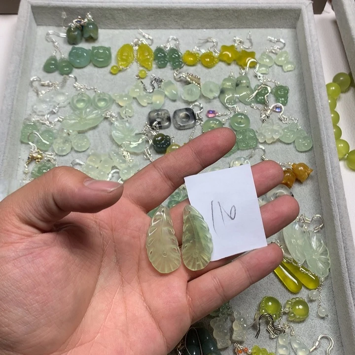 蛇纹石玉耳钉足银镀金镶嵌大****