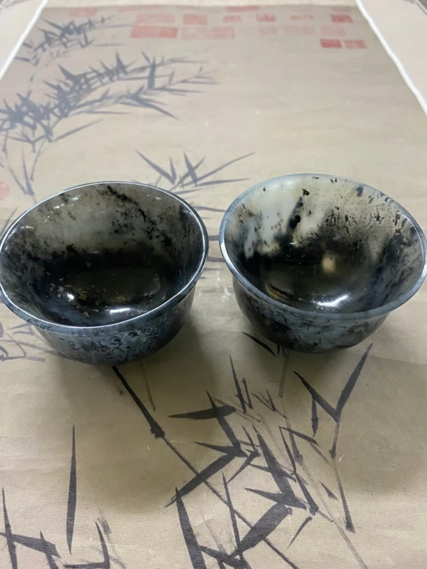 天然岫玉水墨丹青茶碗 茶杯一对手工雕刻 直径7高4.3厘米