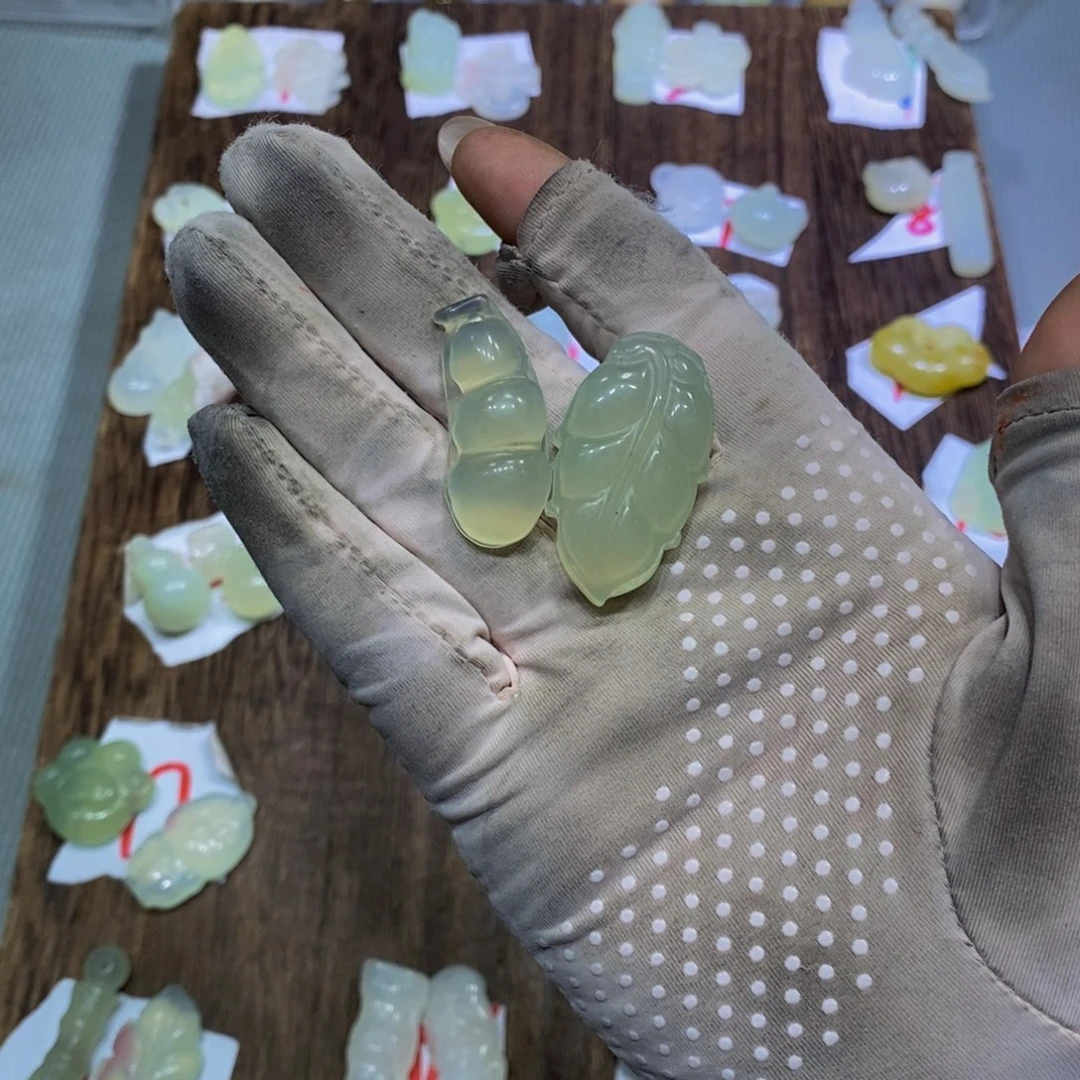 合金蛇纹石玉颈饰440