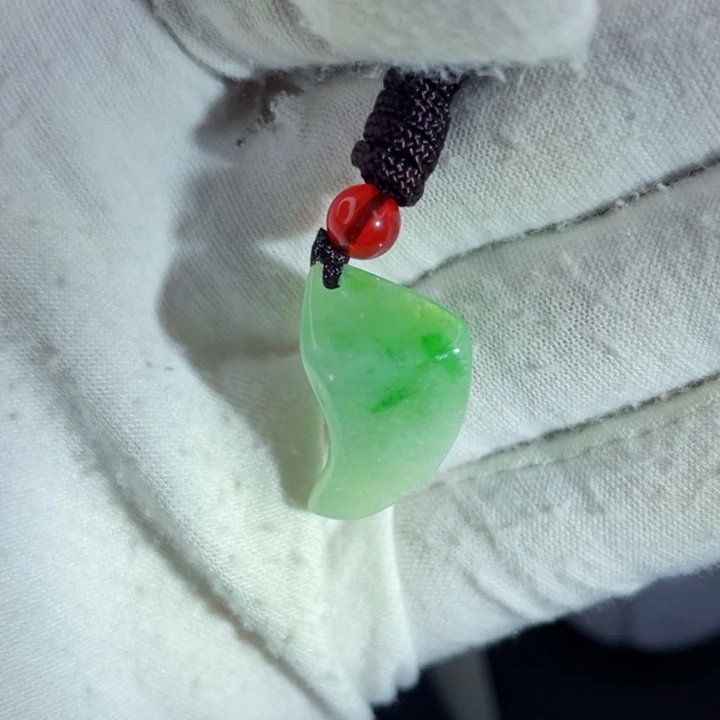 翡翠未镶嵌挂件片料