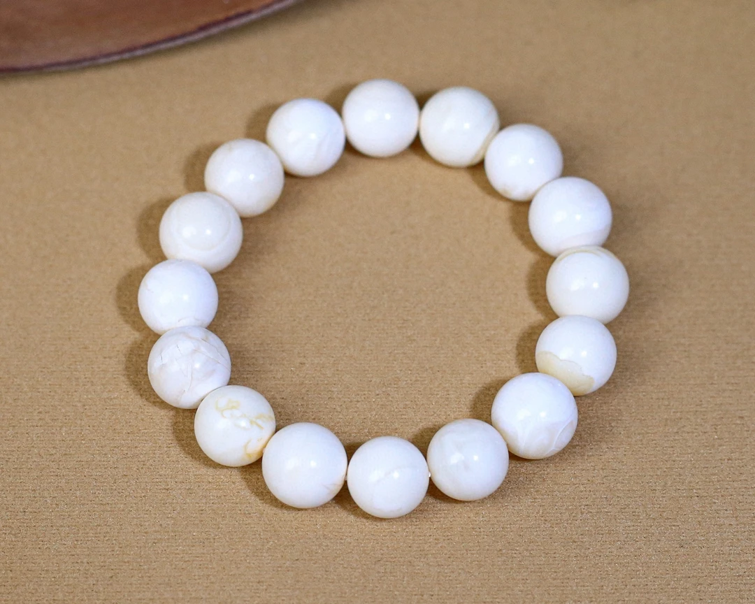 12+mmW116.14琥珀蜜蜡瓷白蜡圆珠手串，色如白雪 质如凝脂