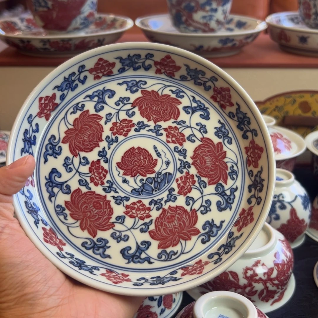 正绎堂釉里红金刚莲壶承