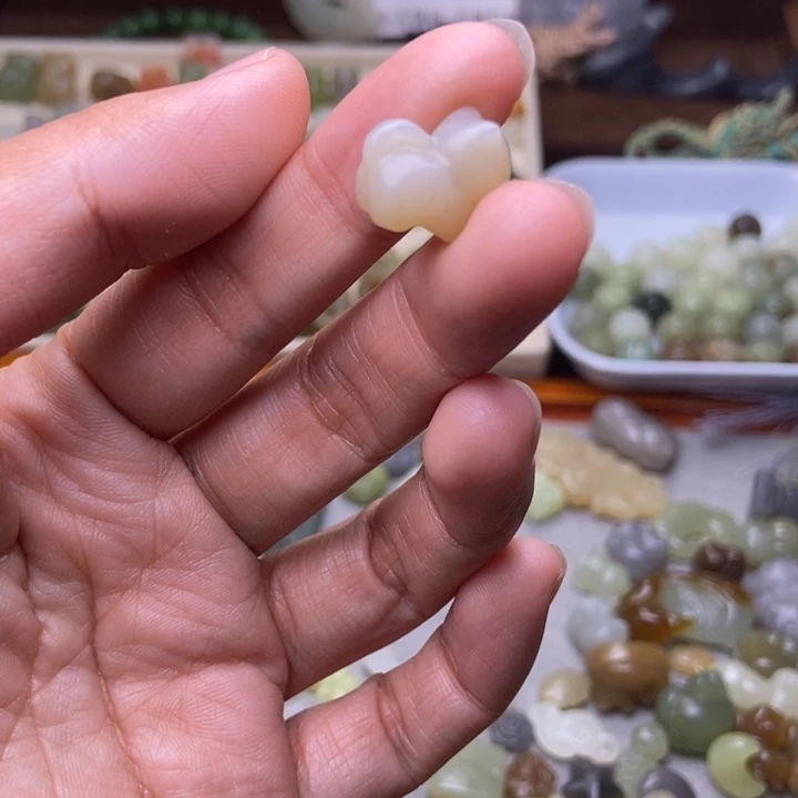 我***u和田玉未镶嵌手链