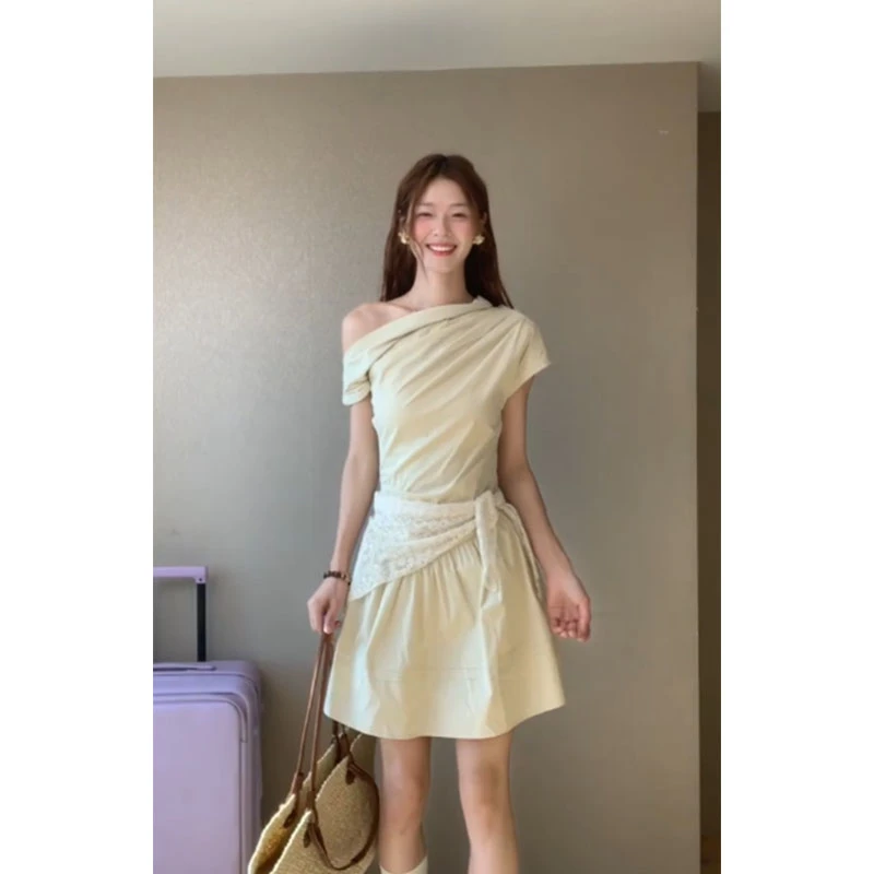 韩系请冷感休闲百搭时尚小众时髦气质露肩高级短袖连衣裙收腰短裙