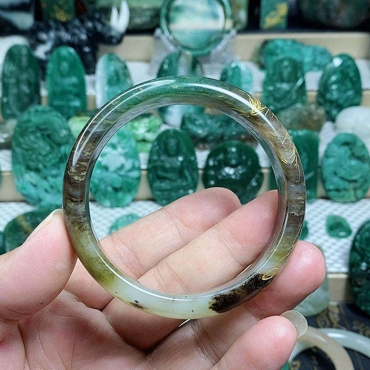 未镶嵌独山玉手镯