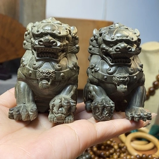老山檀香貔貅摆件一对阴沉