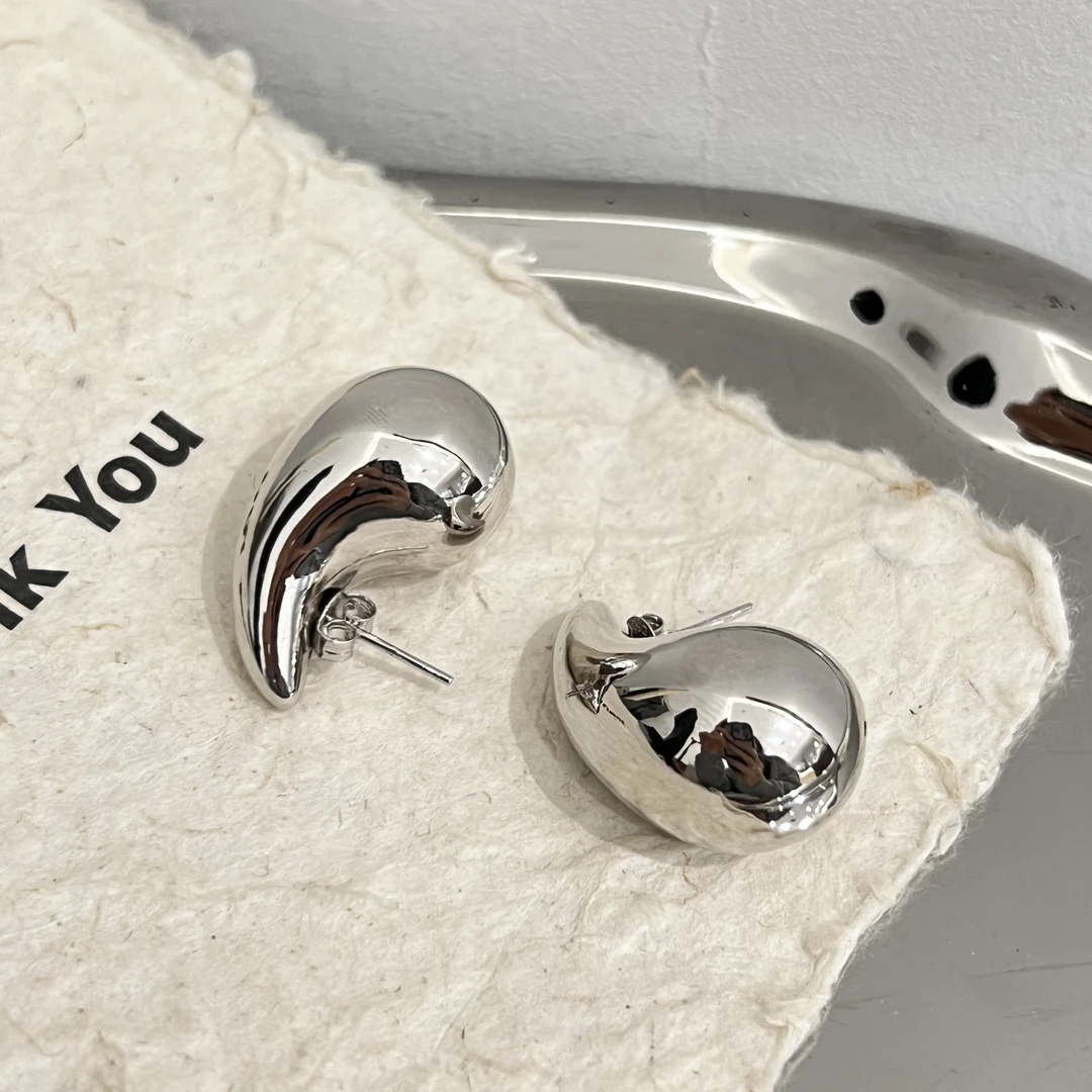 925银耳饰 《海盐小岛》高级感轻奢风简约光面大水滴银耳环