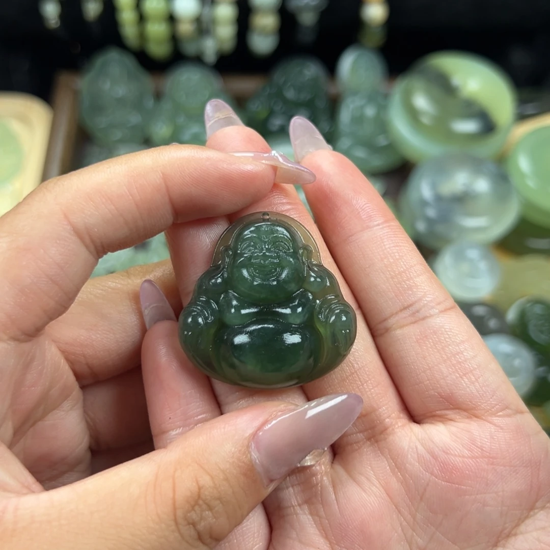 蛇纹石玉未镶嵌颈饰有棉