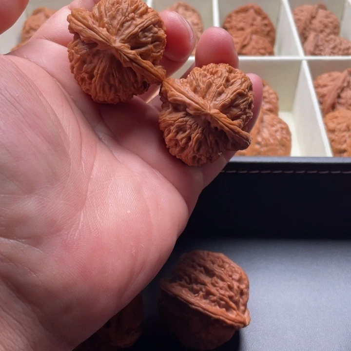 吊坠文玩核桃三角白