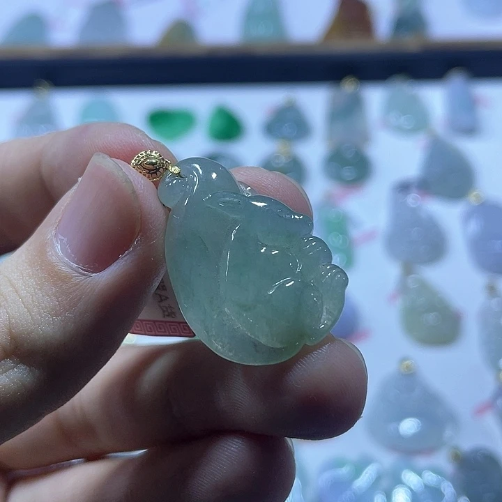 翡翠18K金镶嵌颈饰翡翠