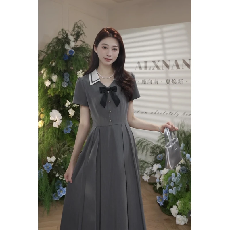 鹿向南[罗曼画报]夏季新款学院风韩系减龄高腰V领短袖连衣裙