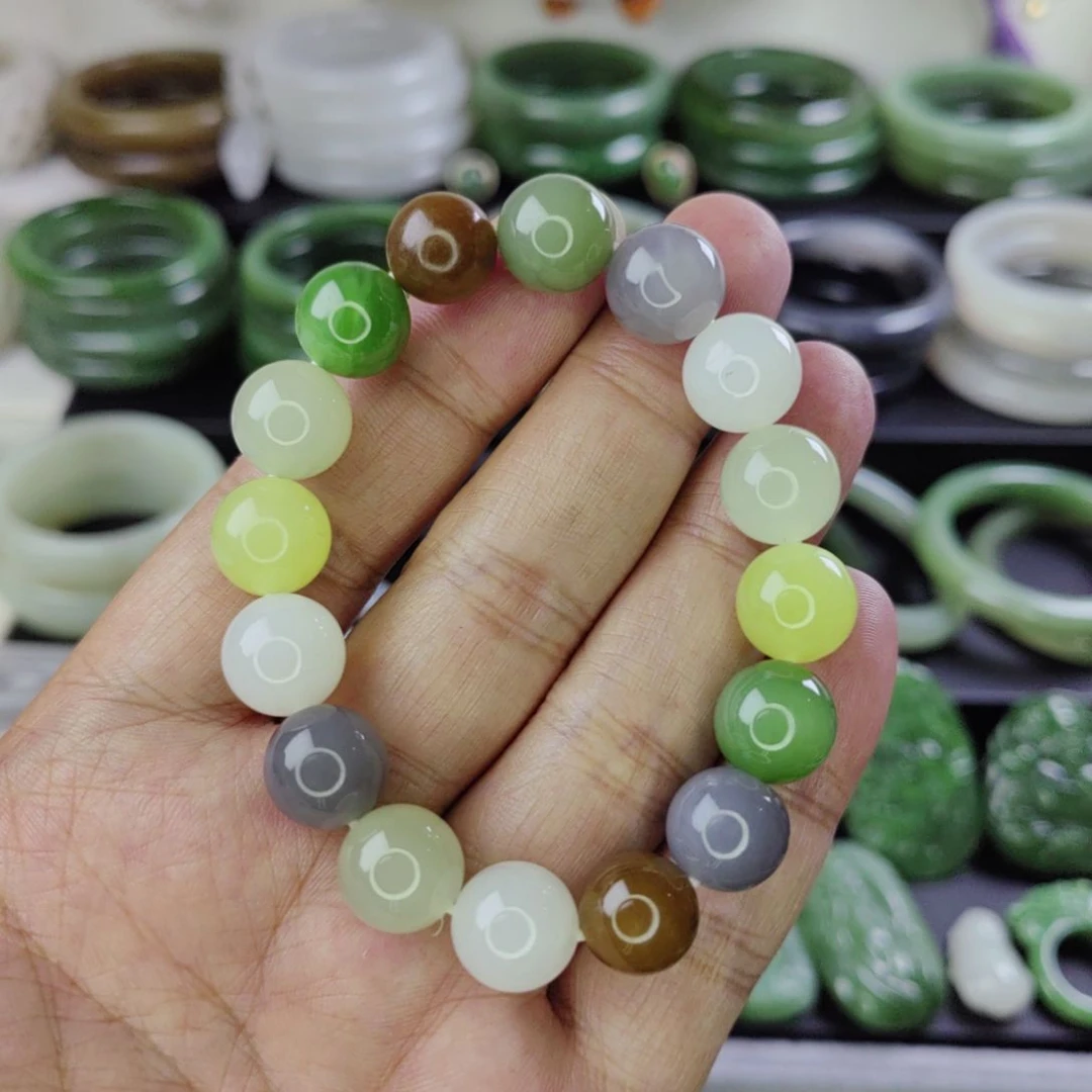 和田玉未镶嵌吊坠(赠链)