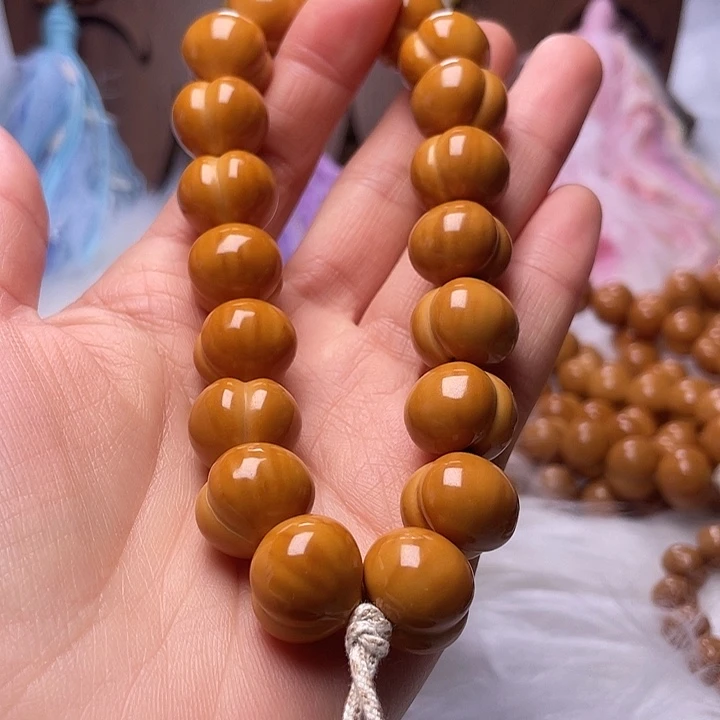 上***。猴头核桃吊坠15尺寸柯基屁桃