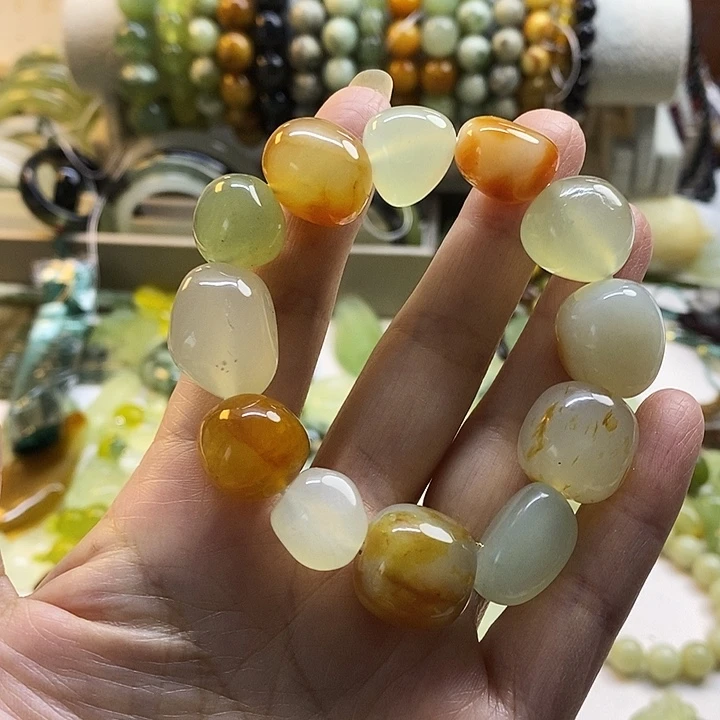 未镶嵌蛇纹石玉手镯爱****?