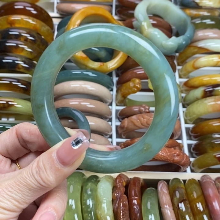 蛇纹石玉手镯未镶嵌58