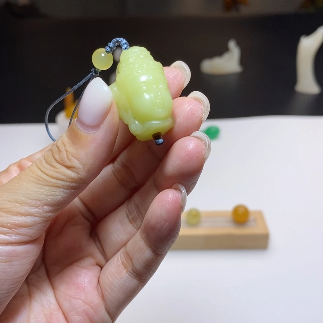 未镶嵌石英质玉（缅黄）珠宝奇石观音