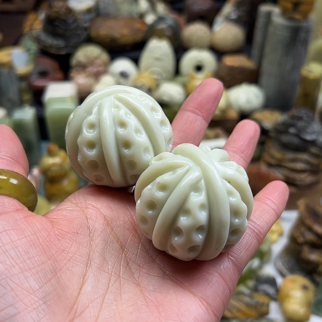 *****岫玉未镶嵌颈饰花玉水草核桃