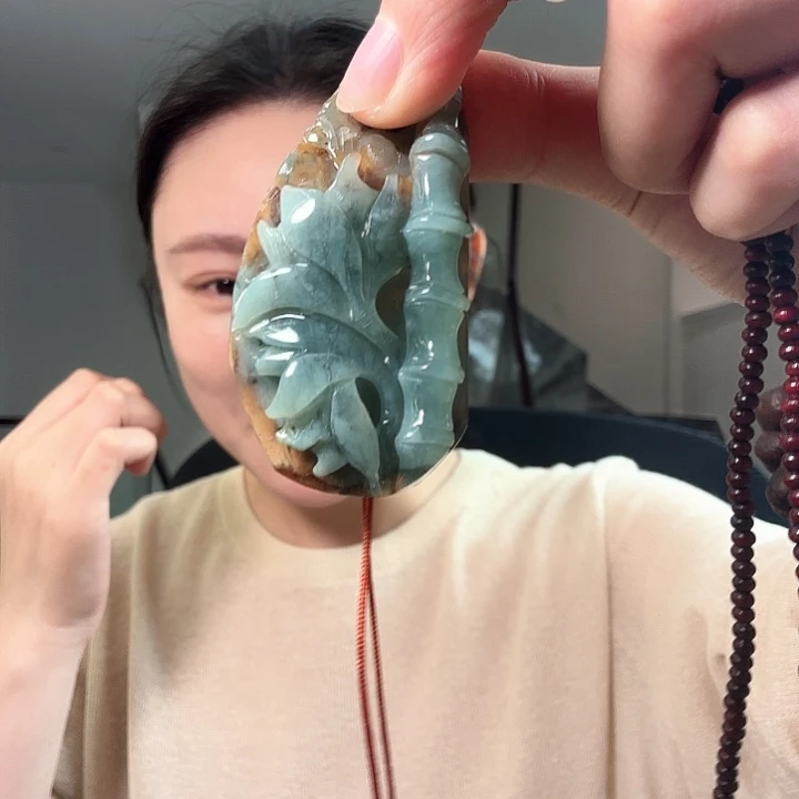 @***i蛇纹石玉未镶嵌颈饰