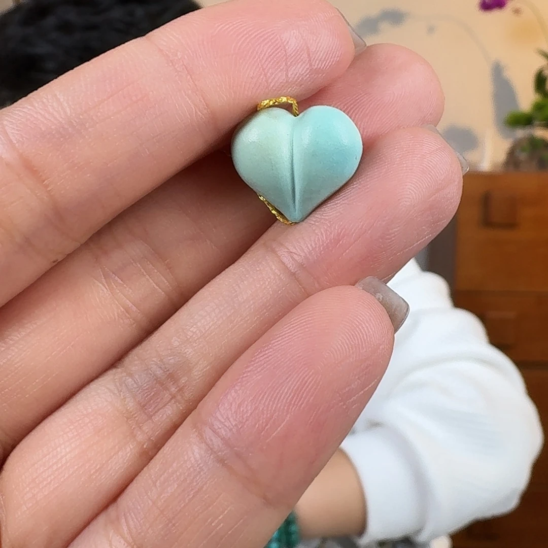 绿松石未镶嵌挂件