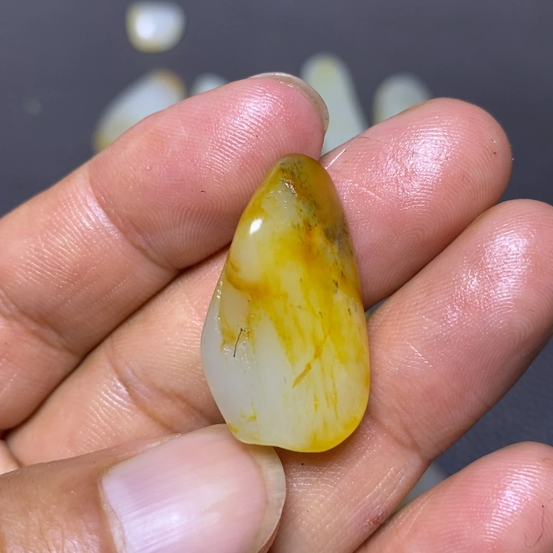 未镶嵌和田玉（糖玉）挂件