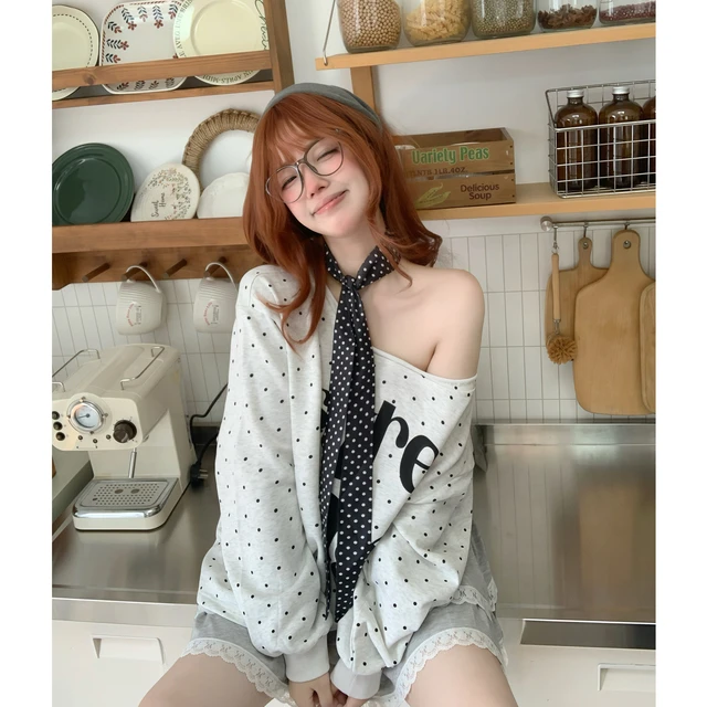 TUDOU土豆猫美式覆古波点露肩卫衣女宽松早秋薄款长袖斜肩上衣潮