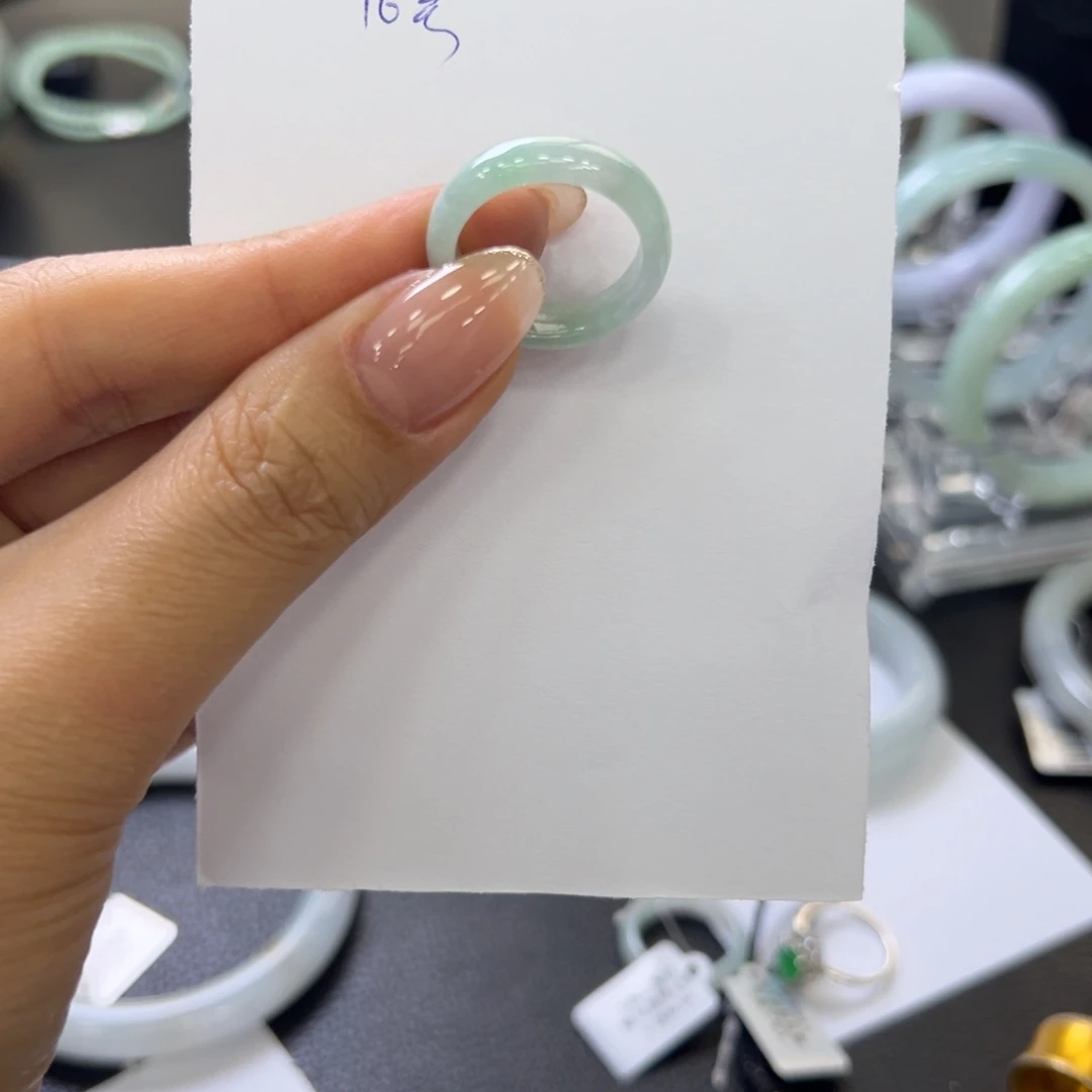 翡翠戒指未镶嵌?****?戒指