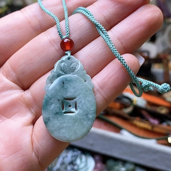 翡翠颈饰未镶嵌李**?一套