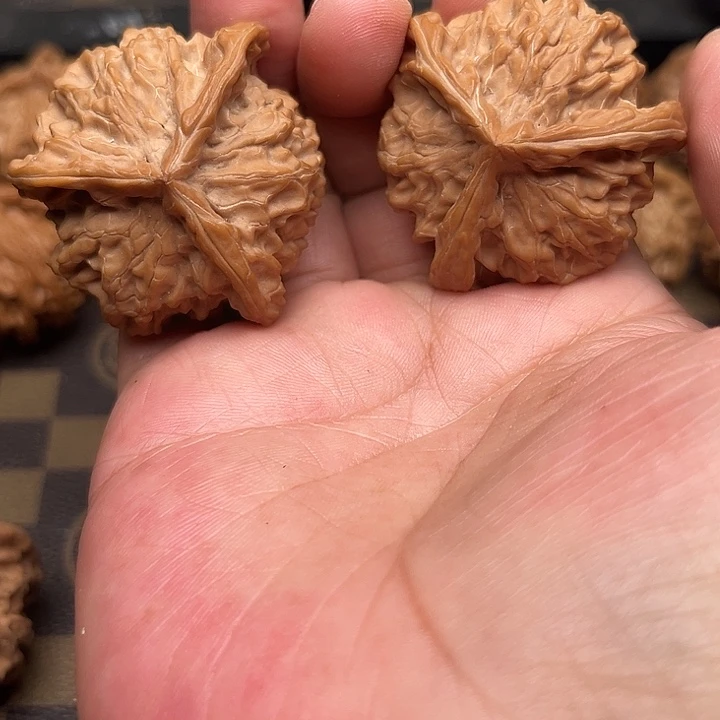 文玩核桃吊坠你们都在