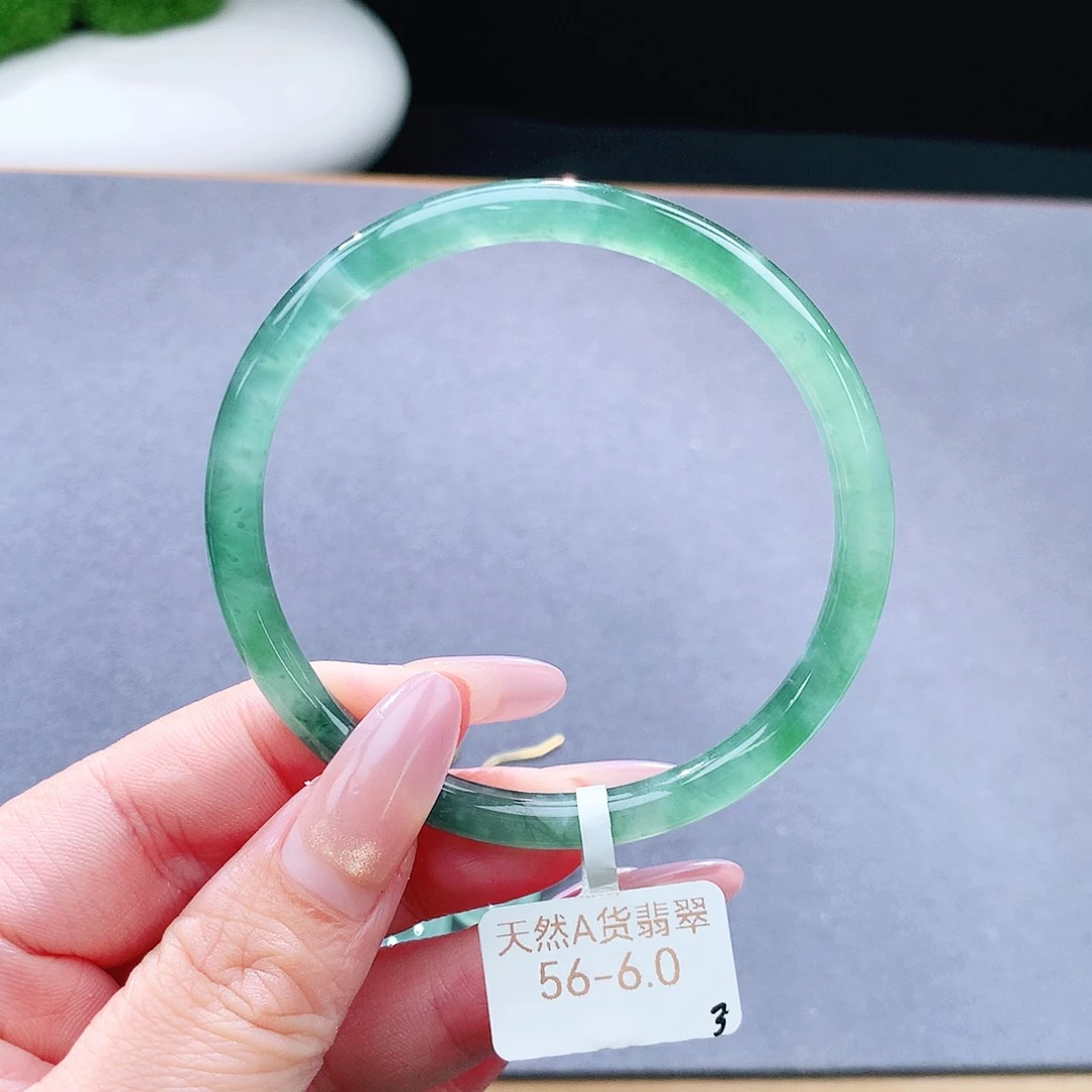 未镶嵌手镯（圆镯）翡翠