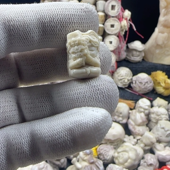 非金属配饰鹿角雕刻扎基