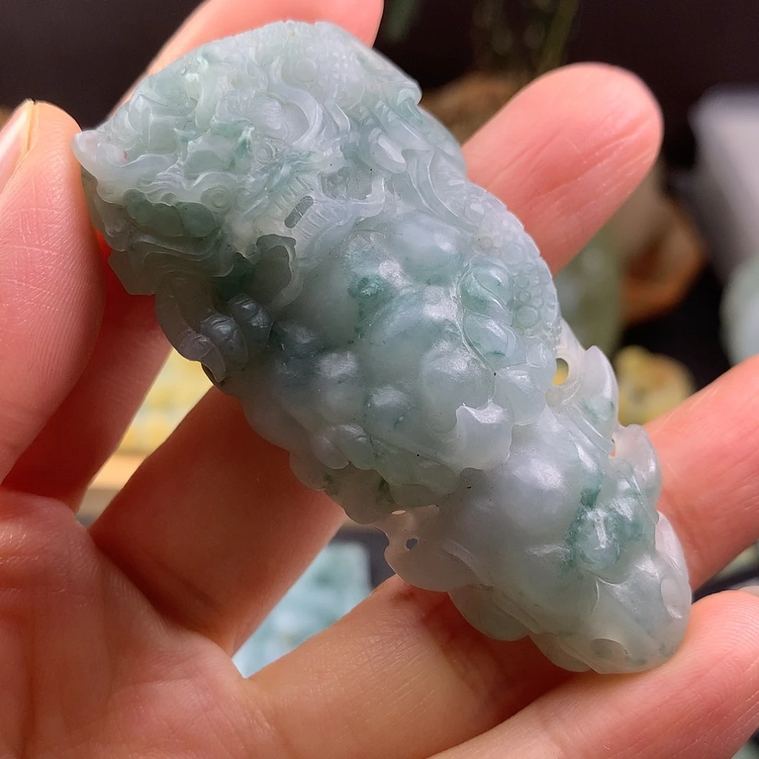 定制翡翠未镶嵌龙骨