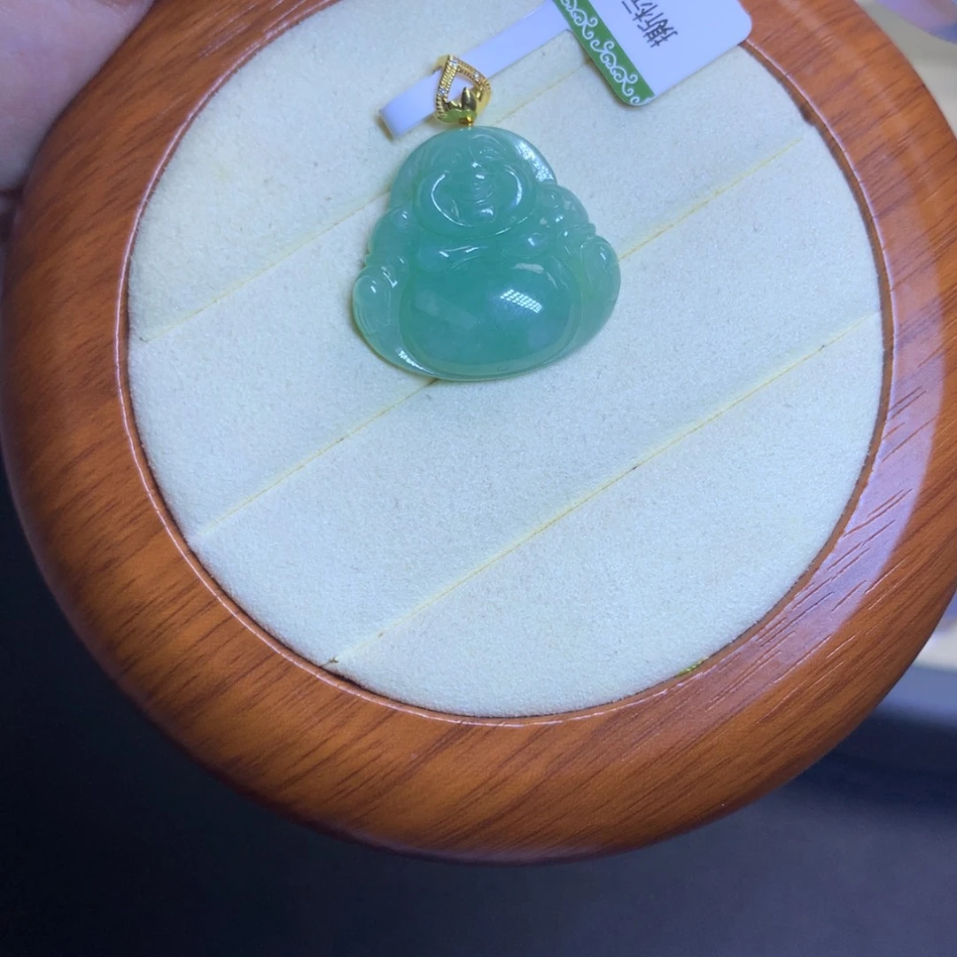 颈饰18K金镶嵌翡翠