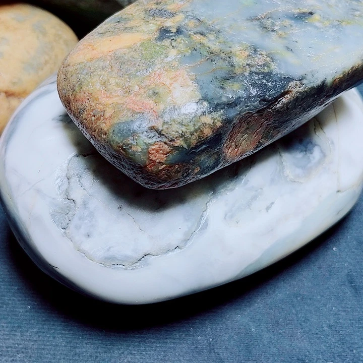 和田玉（糖玉）未镶嵌珠宝奇石桂*