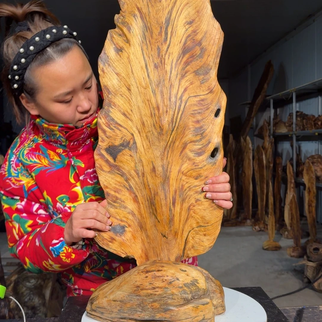 用***龙木佳友琥珀木摆件12