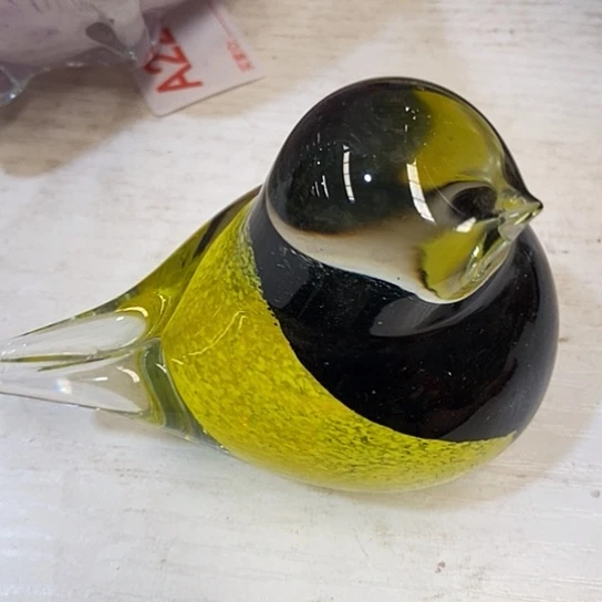 琉璃花瓶高7厘米宽6厘米