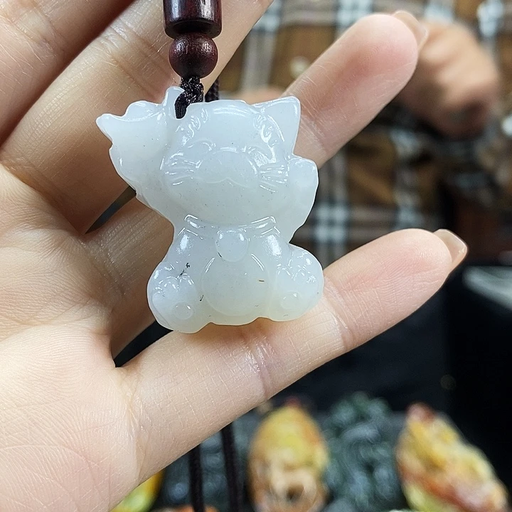 蛇纹石玉未镶嵌吊坠