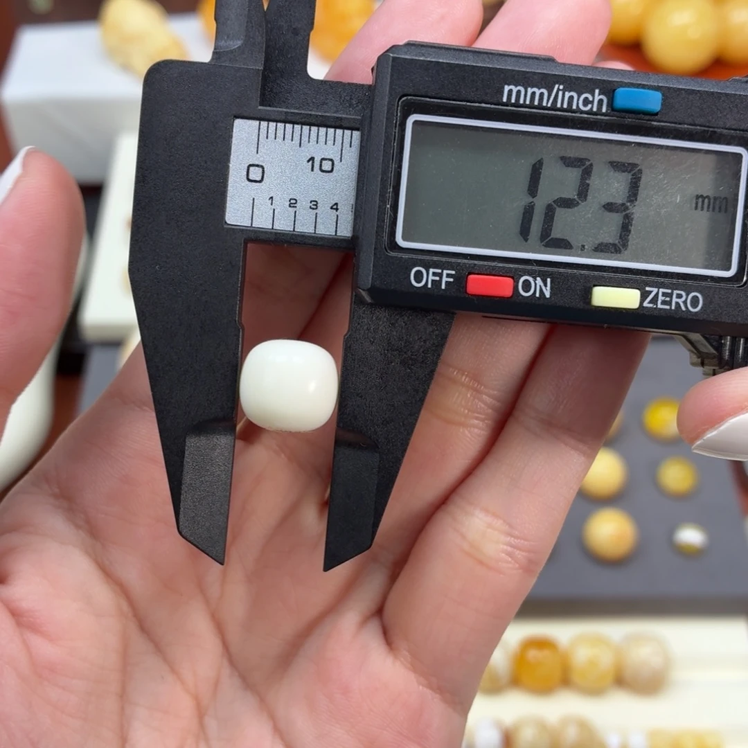 琥珀未镶嵌珠宝奇石乌料瓷白老型12mm