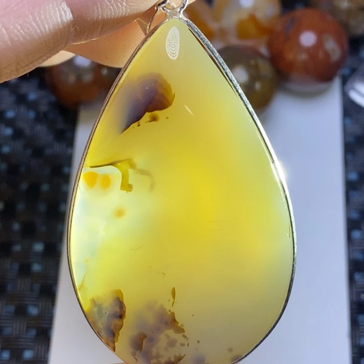 玛瑙/玉髓颈饰未镶嵌一**气