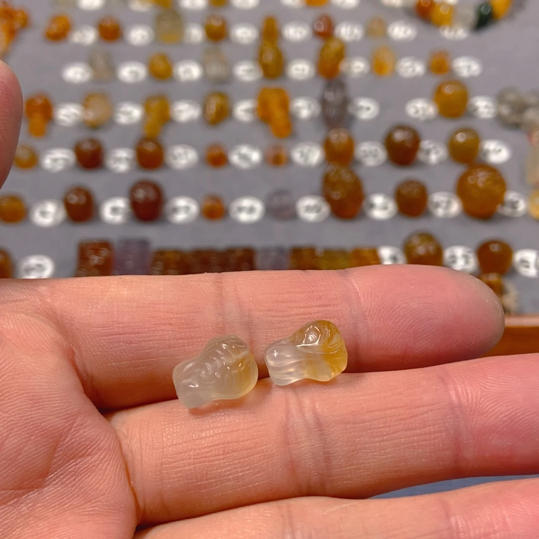国***析合金颈饰玛瑙/玉髓白菜