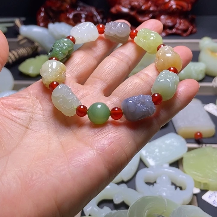 乾***坤和田玉未镶嵌挂件