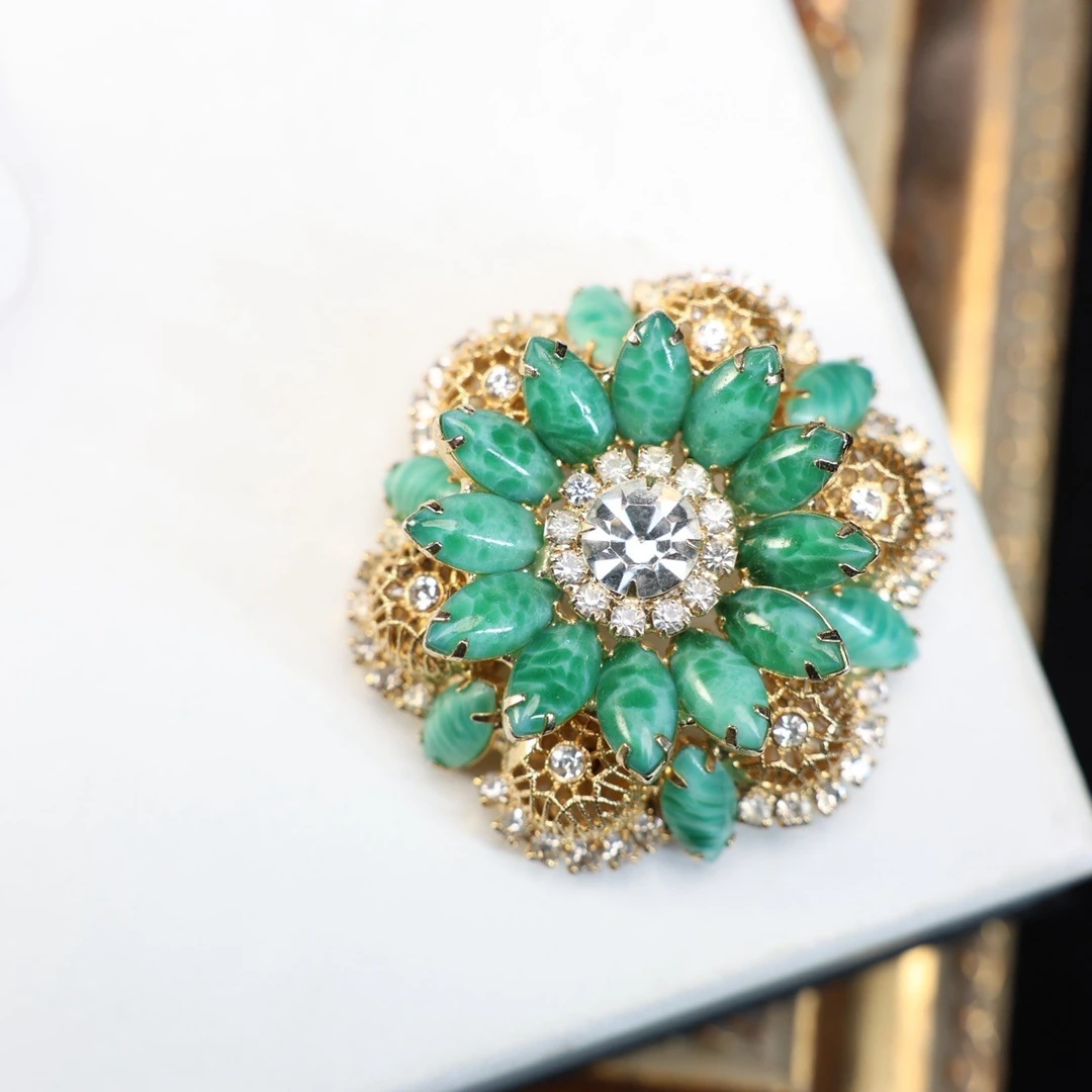 合金胸针 柚礼中古/绿色雕花胸针cx510778