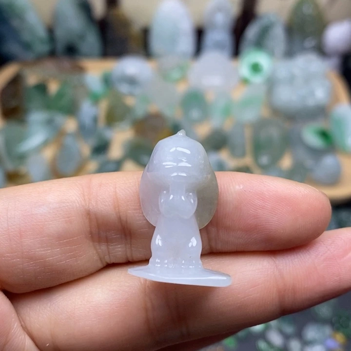 L***渣翡翠未镶嵌颈饰小可爱