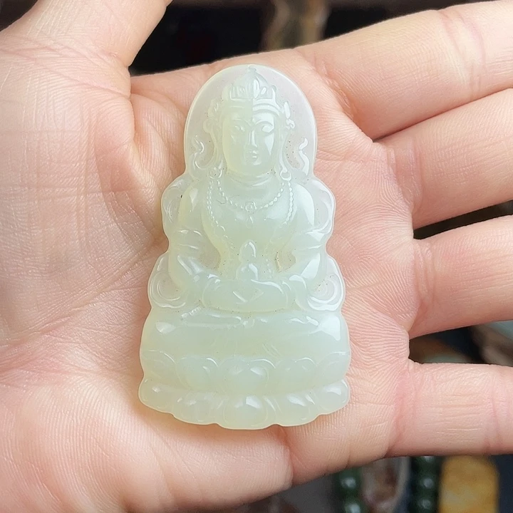 透闪石质玉未镶嵌颈饰
