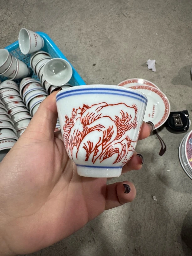 青花釉里红山水二缸杯